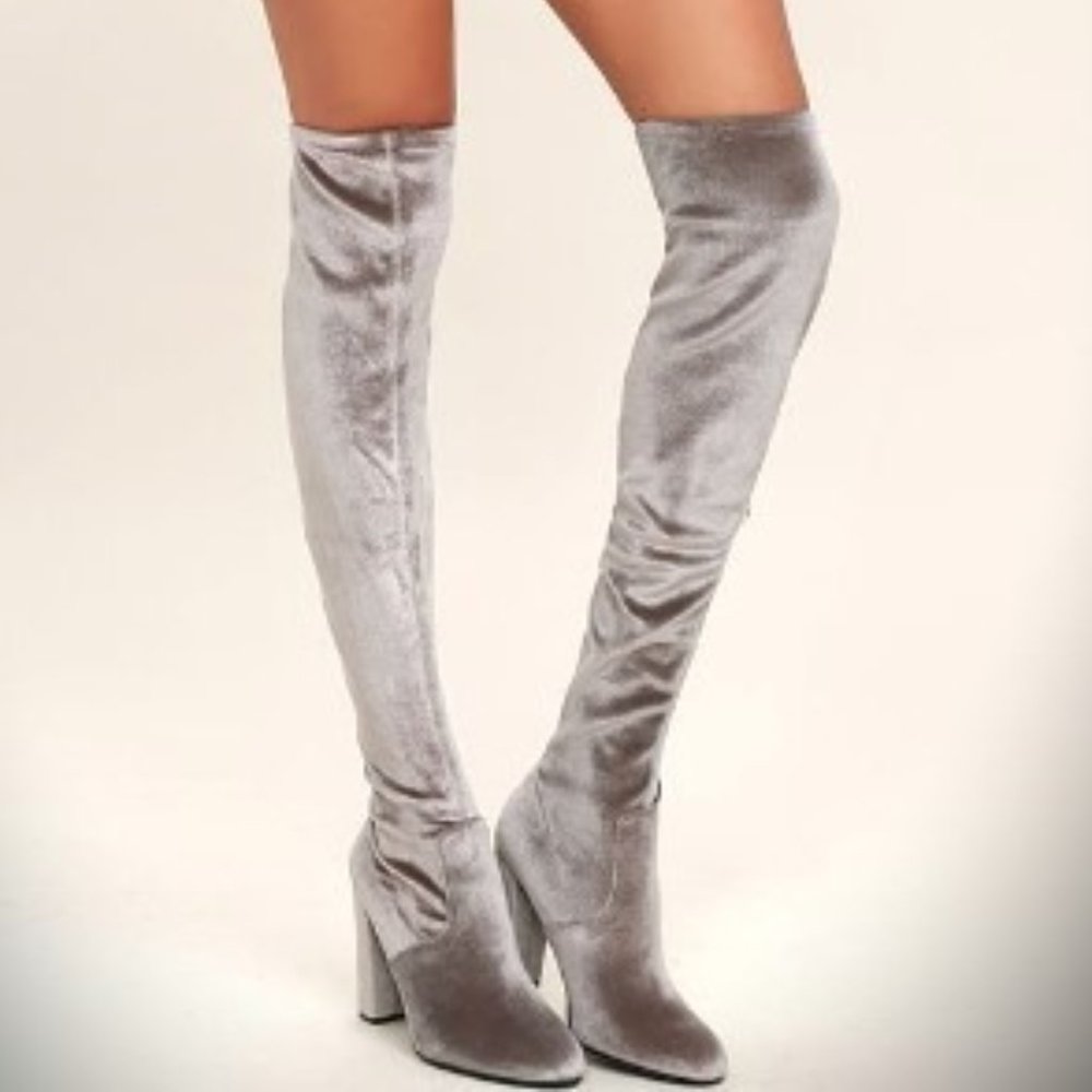 STEVE MADDEN EMOTIONV KNEE HIGH BOOTS (GRAY/SILVER, VELVET, BLOCK HEEL) SIZE 7.5